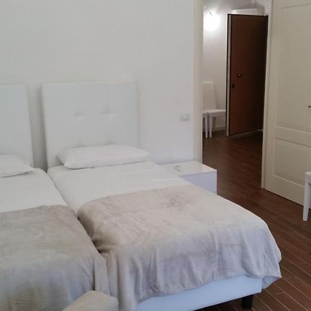 Апартаменти Isonzo Comfort Apartament Анкона Екстер'єр фото